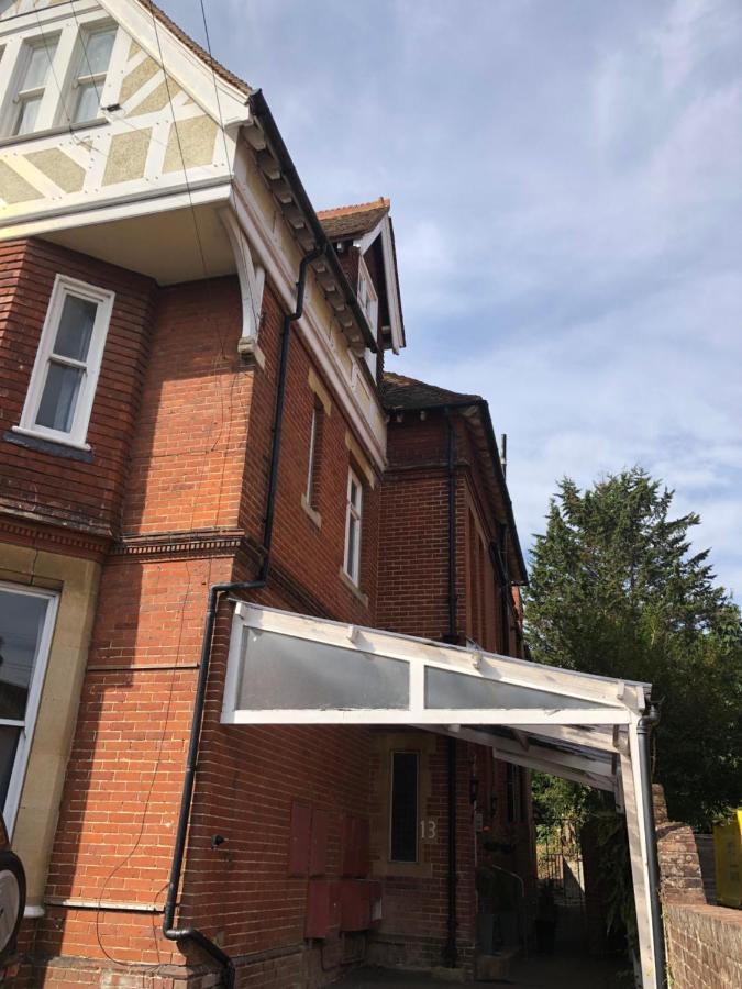 Canterbury Accommodations With Free Car Park Onsite And High Speed Wifi Exterior foto