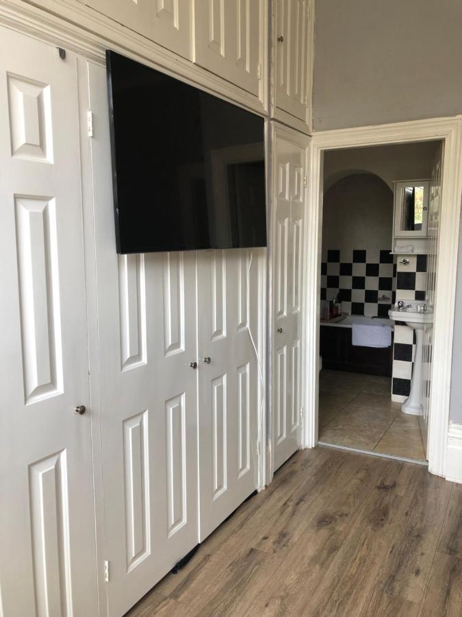 Canterbury Accommodations With Free Car Park Onsite And High Speed Wifi Exterior foto