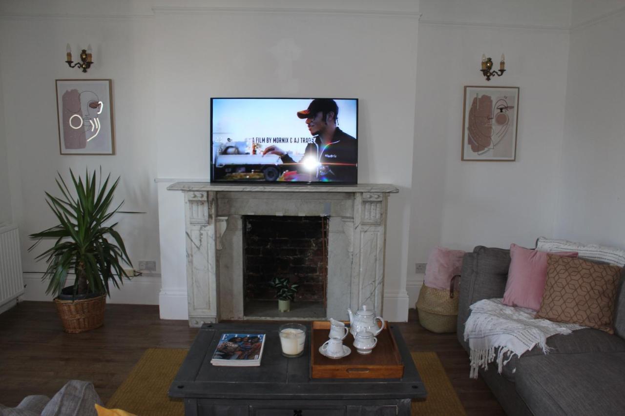Canterbury Accommodations With Free Car Park Onsite And High Speed Wifi Exterior foto
