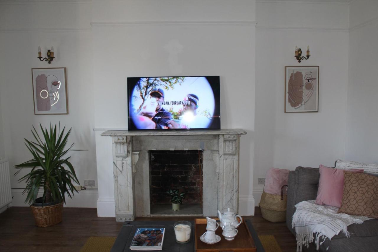 Canterbury Accommodations With Free Car Park Onsite And High Speed Wifi Exterior foto