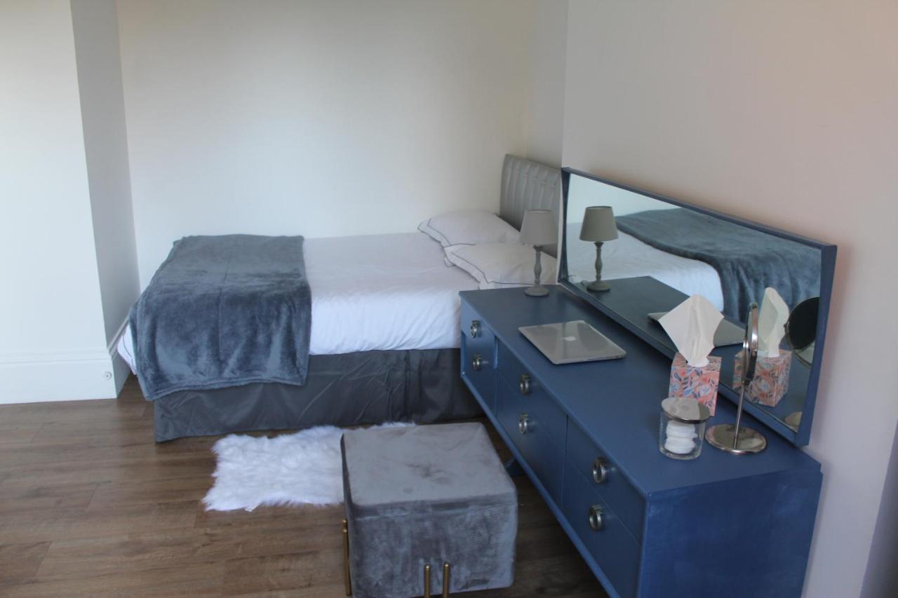Canterbury Accommodations With Free Car Park Onsite And High Speed Wifi Exterior foto