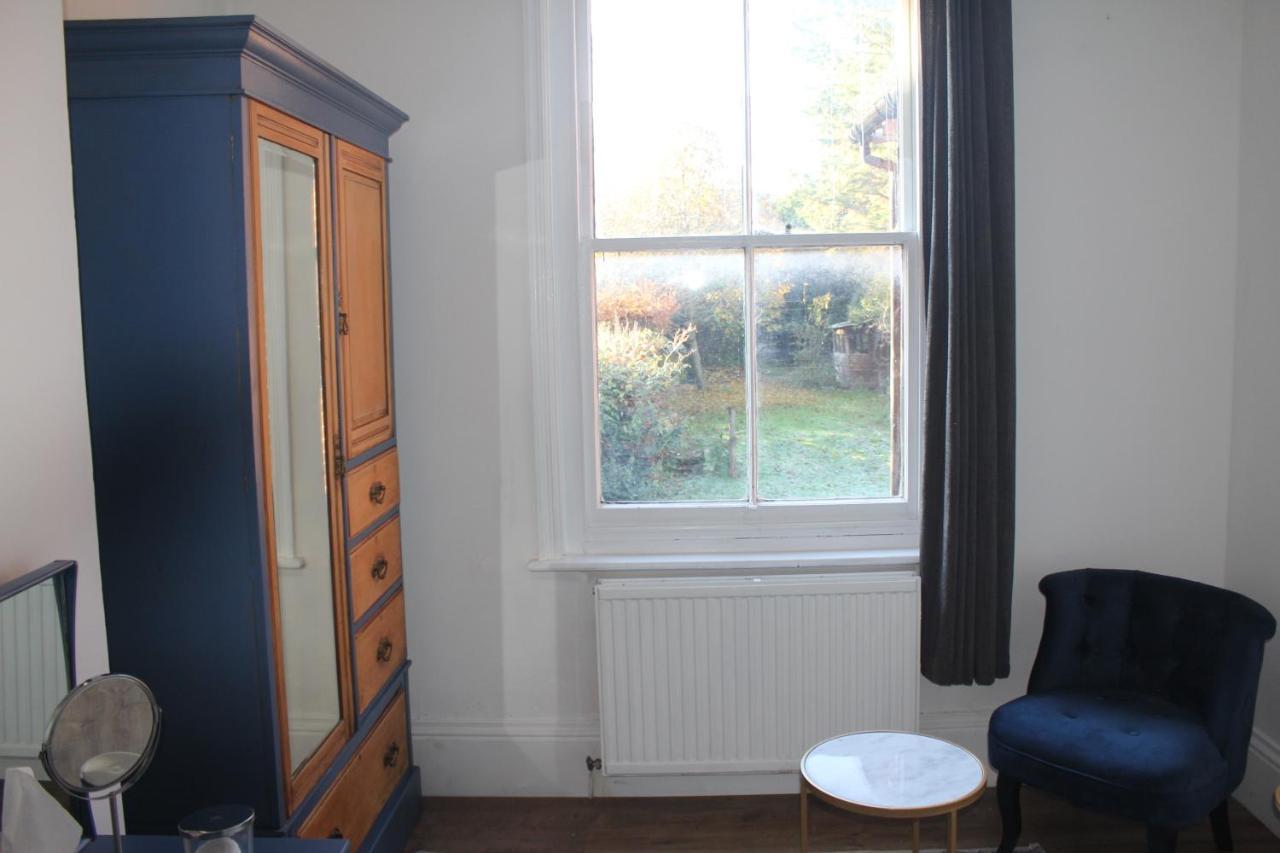 Canterbury Accommodations With Free Car Park Onsite And High Speed Wifi Exterior foto