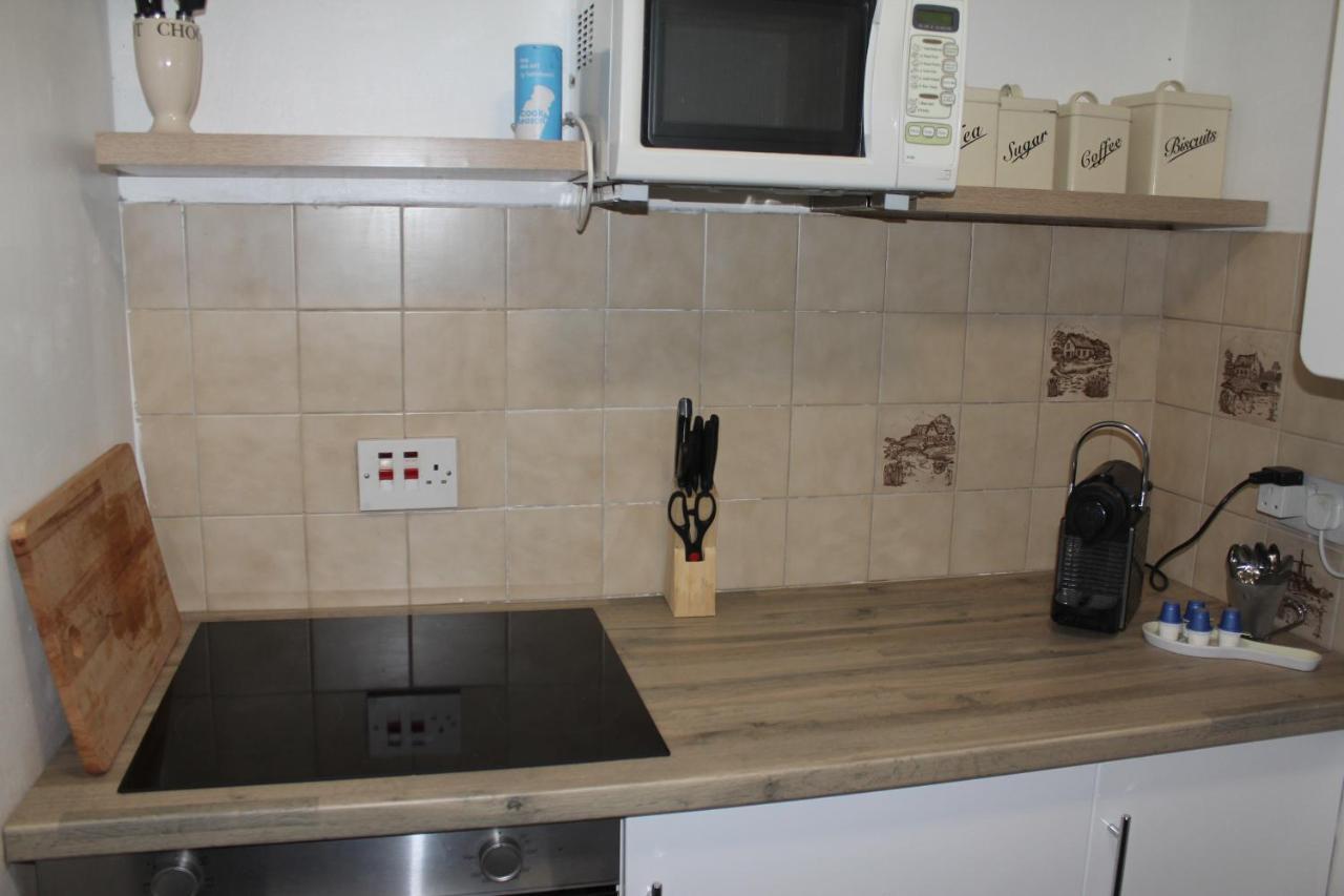 Canterbury Accommodations With Free Car Park Onsite And High Speed Wifi Exterior foto