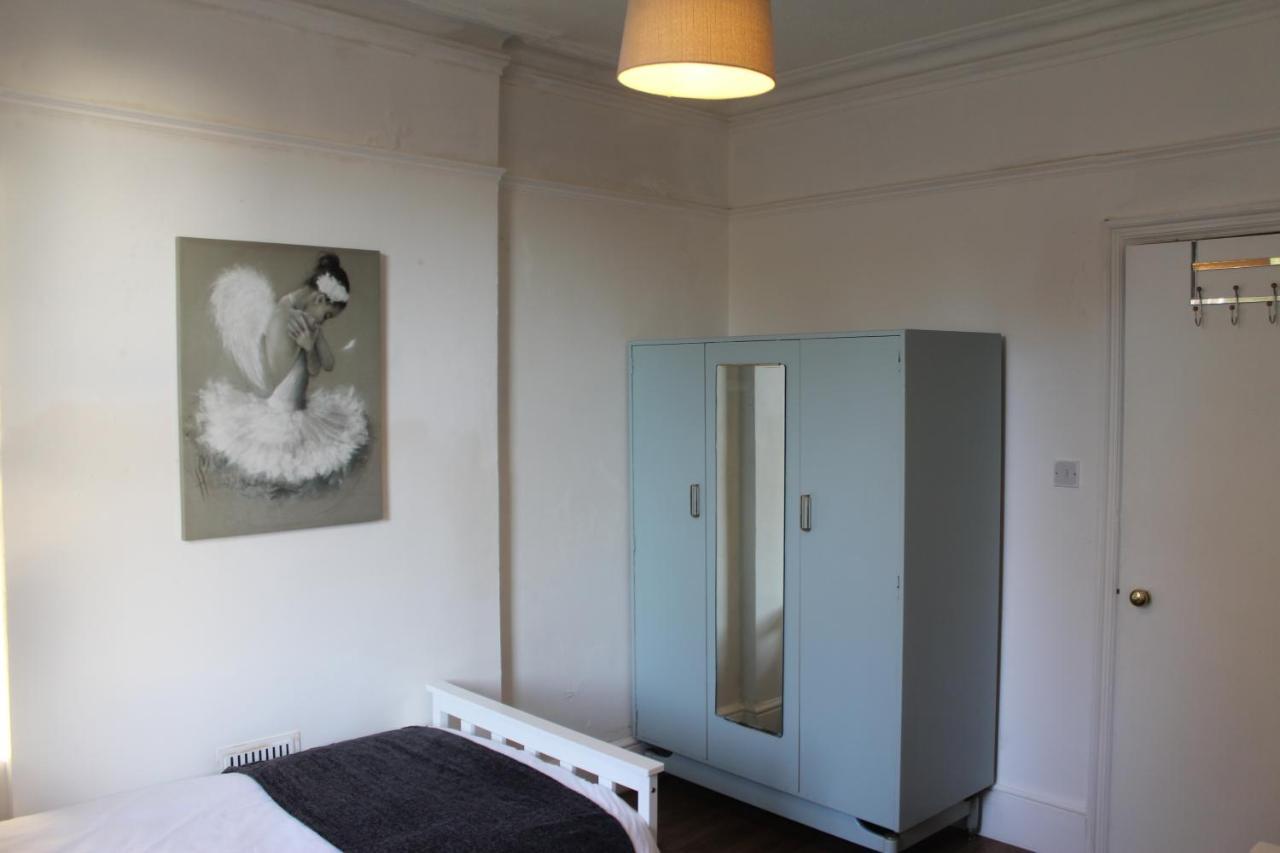 Canterbury Accommodations With Free Car Park Onsite And High Speed Wifi Exterior foto