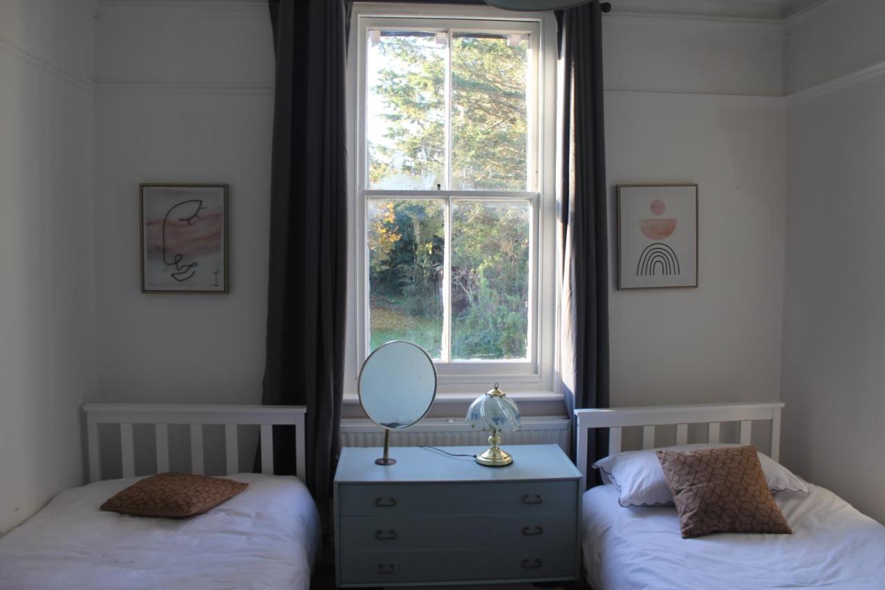 Canterbury Accommodations With Free Car Park Onsite And High Speed Wifi Exterior foto